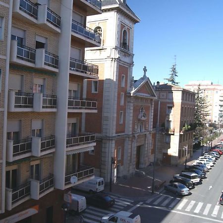 Calfred Junto A Parque Gallarza Logroño Exteriér fotografie